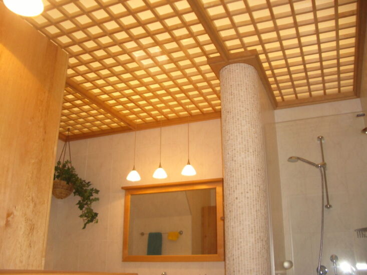 Badezimmermöbel aus Massivholz - Erle gewachst - vollflächige Deckenbeleuchtung