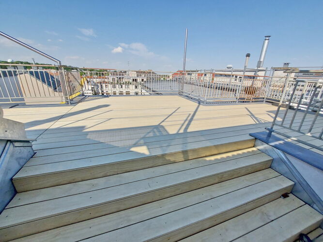 Stiegenaufgang-Holzterrasse-Accoya-natur